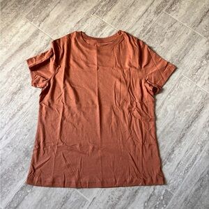 Basic t-shirt 
Size medium
Brand new (just wrinkly)